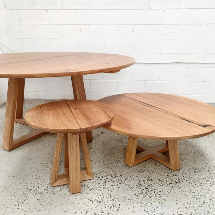 Vista set of round tables